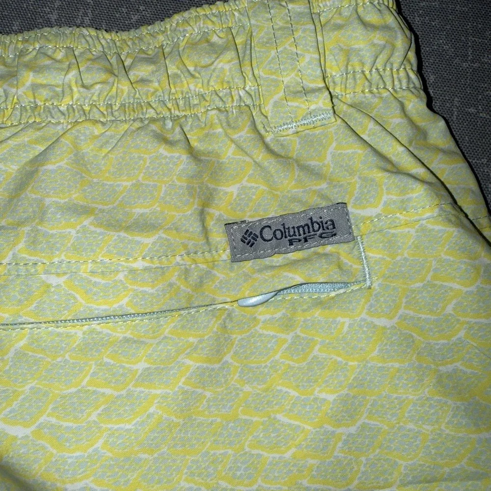 Columbia PFG Swim Shorts‎ Mens XL Yellow Fish Scale Mesh Lined Fishing Trunks